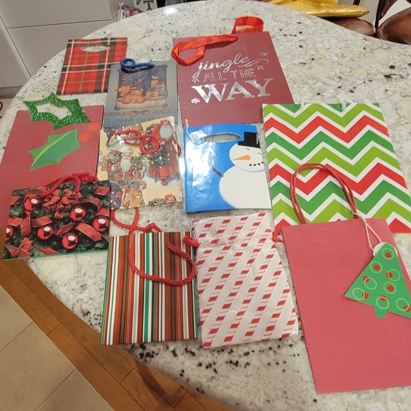 77 Gift Bags for All Occasions - Picture 3 of 10